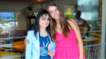 Д-р Мария Орбецова (вляво) и Айлин Фейзуллова