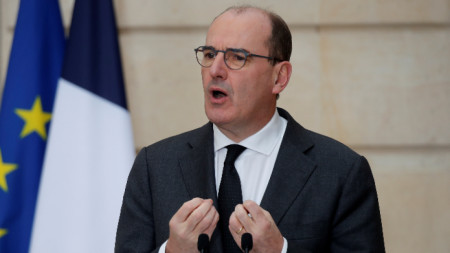 Премиерът на Франция Жан Кастекс заяви пред АФП че е