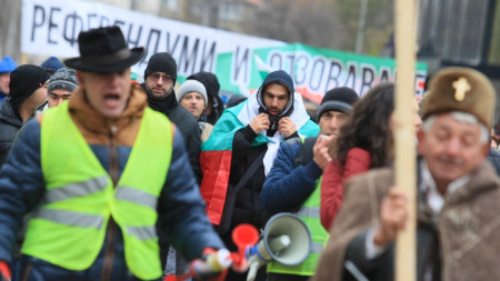 Протестът в София се превърна в протест срещу всички 