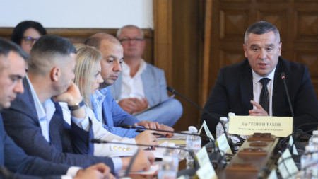 Министър Георги Тахов на заседанието на Комисията по земеделието, храните и горите в НС -  3 юли 2025 г.