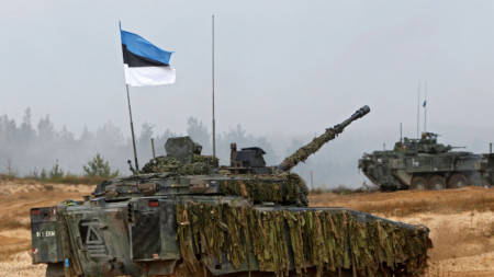 Естонска бойна чашина CV90 на учение в Латвия през 2019