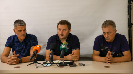 Иво Тренчев (вляво) ще води 