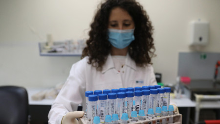 Близо 120 милиона случая на коронавирус са регистрирани по света