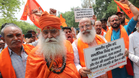 Противници на еднополовите бракове на протест в Ню Делхи, Индия, 27 април 2023 г.