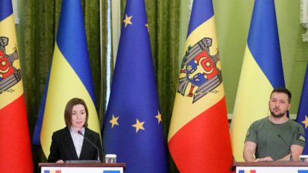 Президентите на Молдова Мая Санду (вляво) и на Украйна Володомир Зеленски - Киев, 27 юни 2022