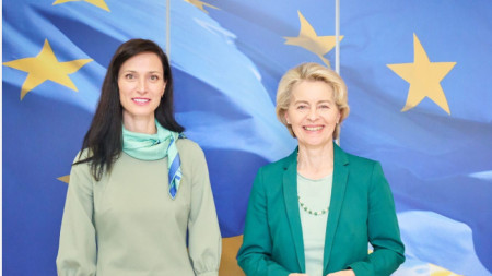 Заместник-министър председателката на България и министър на външните работи Мария Габриел (вляво) и председателката на Европейската комисия Урсула фон дер Лайен - Брюксел, 20 юни 2023 г.