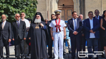 Варненският и Великопреславски митрополит Йоан награди с църковни ордени след