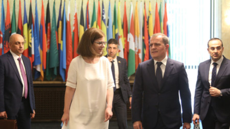 The foreign Minister of Azerbaijan, Jeyhun Bayramov is visiting Bulgaria at the invitation of Foreign Minister Teodora Genchovska.