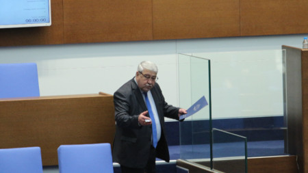 Призивът бе отправен от депутата Спас Гърневски.