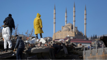 Пети ден от началото на унищожителните земетресения в Турция 
