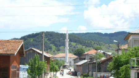 В доспатското село Барутин отбелязаха 50 години от събитията по