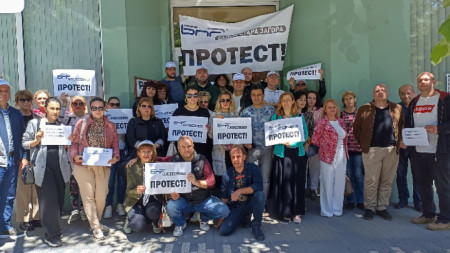 Протест на заетите в БНР-Радио Стара Загора, БТА и БНТ.