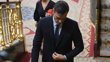 Временният премиер на Испания социалистът Педро Санчес напуска парламента след последния парламентарен контрол преди поредния предсрочен вот, очакван на 10 ноември.