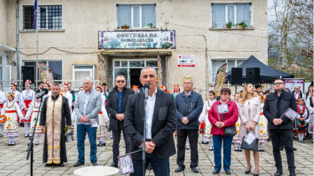 Снимката е от един от празниците в община Гурково - Фестивала на самардалата