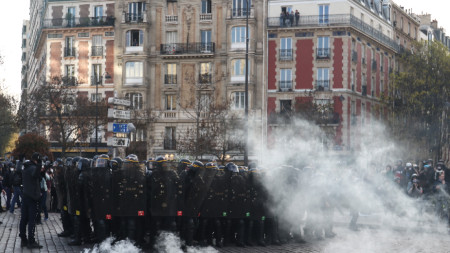 Протест срещу пенсионната реформа във Франция, Париж, 6 април 2023 г.