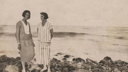 Дора Габе и Елисавета Багряна,1927 г.  Архив на Регионална библиотека гр. Добрич