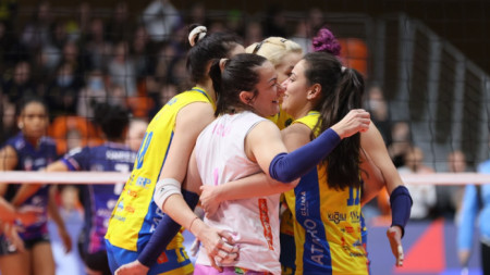 Волейболният отбор на Марица Пловдив спечели своята 8 а поредна титла
