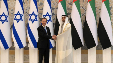 Президентът на Ицхак Херцог с престолонаследника на Абу Даби шейх Мохамед бин Зайед ал Нахиян.