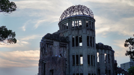 Оцеляла сграда след атомната бомрадировка в хирошима през 1945