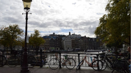 В Амстердам основното средство за придвижване е велосипедът