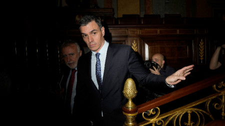 Испанският премиер Педро Санчес присъства на пленарна сесия в долната камара на парламента на Испания за гласуване на т. нар. Закон за амнистията, Мадрид, 30 януари 2024 г.