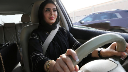 Доскоро жените в Саудитска Арабия нямаха право дори да шофират сами