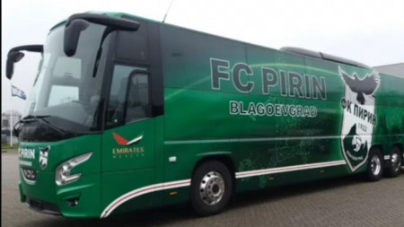 Автобусът на футболния клуб.