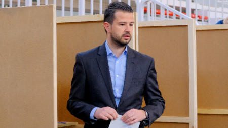 Яков Милатович гласува в Подгорица, 2 април 2023 г.