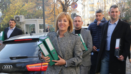 Мая Манолова внесе искане за касиране на изборите за кмет на София