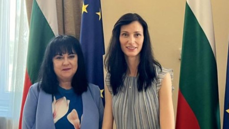 Ambasadorul bulgar Maia Dobreva și ministrul bulgar de externe Mariya Gabriel