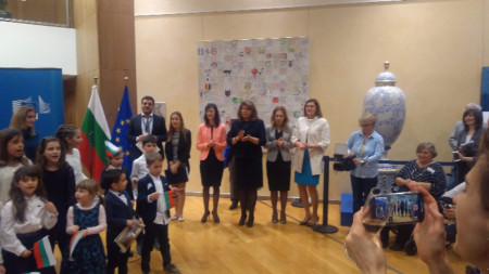 Еврокомисарят Мария Габриел, вицепрезидентът Илиана Йотова и вицепремиерът Марияна Николова бяха сред гостите на празника.