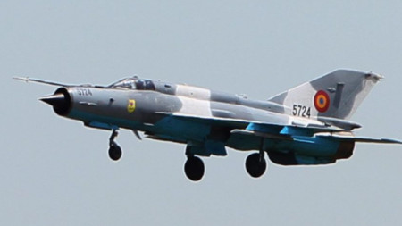 Изтребител МиГ-21 на румънските ВВС