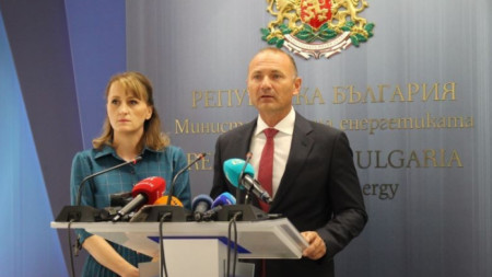 Съвместен брифинг на министъра на енергетиката Росен Христов с министъра на околната среда и водите Росица Карамфилова.