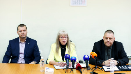 Окръжният прокурор на София Наталия Николова, директорът на ОД на МВР-София старши комисар Тихомир Ценов (вдясно) и началникът на сектор на 