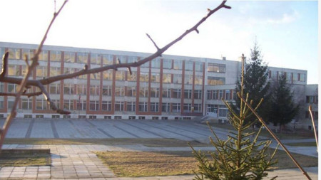 Средно училище „Любен Каравелов“ в Добрич