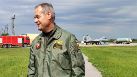 Генерал Николай Русев, авиобаза 