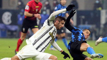 Интер постигна първа шампионатна победа над Ювентус от септември 2016 година