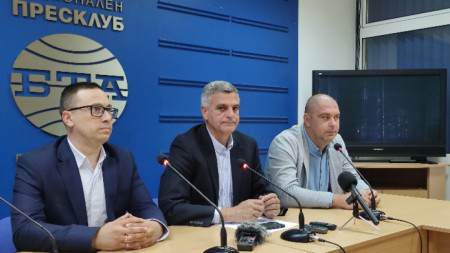 Венцислав Фоти (отляво), Стефан Янев и Даниел Спасов