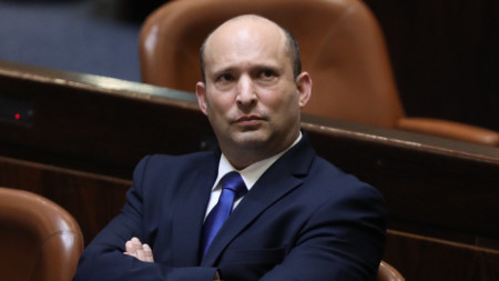 Израелският премиер Нафтали Бенет е дал положителна проба за Covid