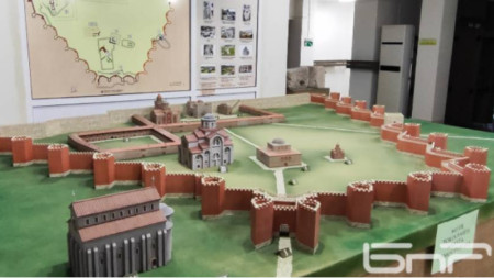 Model of the fortress, the patriarchal residence and the basilica in Drastar.