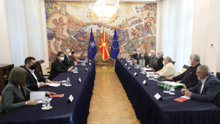 Момент от срещата на президента на РСМ Стево Пендаровски с представители на ОМО 