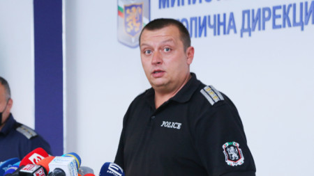 Комисар Тони Тодоров от “Охранителна полиция” даде брифинг в СДВР. 