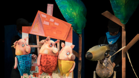 Премиера на „Трите прасенца“ в Кукления театър в Добрич 