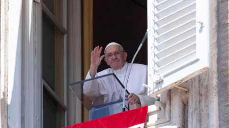 Папа Франциск по време на неделната молитва във Ватикана - 14 август 2022