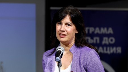 Адела Качаунова