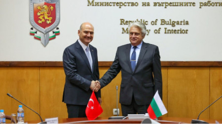 Süleyman Soylu (majtas) dhe Bojko Rashkov