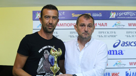 Георги Петков (вляво) беше изписан.