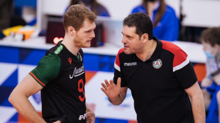 Шампионът на Русия по волейбол Локомотив Новосибирск воден от треньора