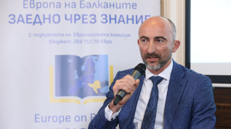Ръководителят на Управляващия орган на Програма „Развитие на човешките ресурси“ към Министерството на труда и социалната политика Цветан Спасов.