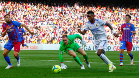 Реал и Барса остават основната атракция в испанския футбол.